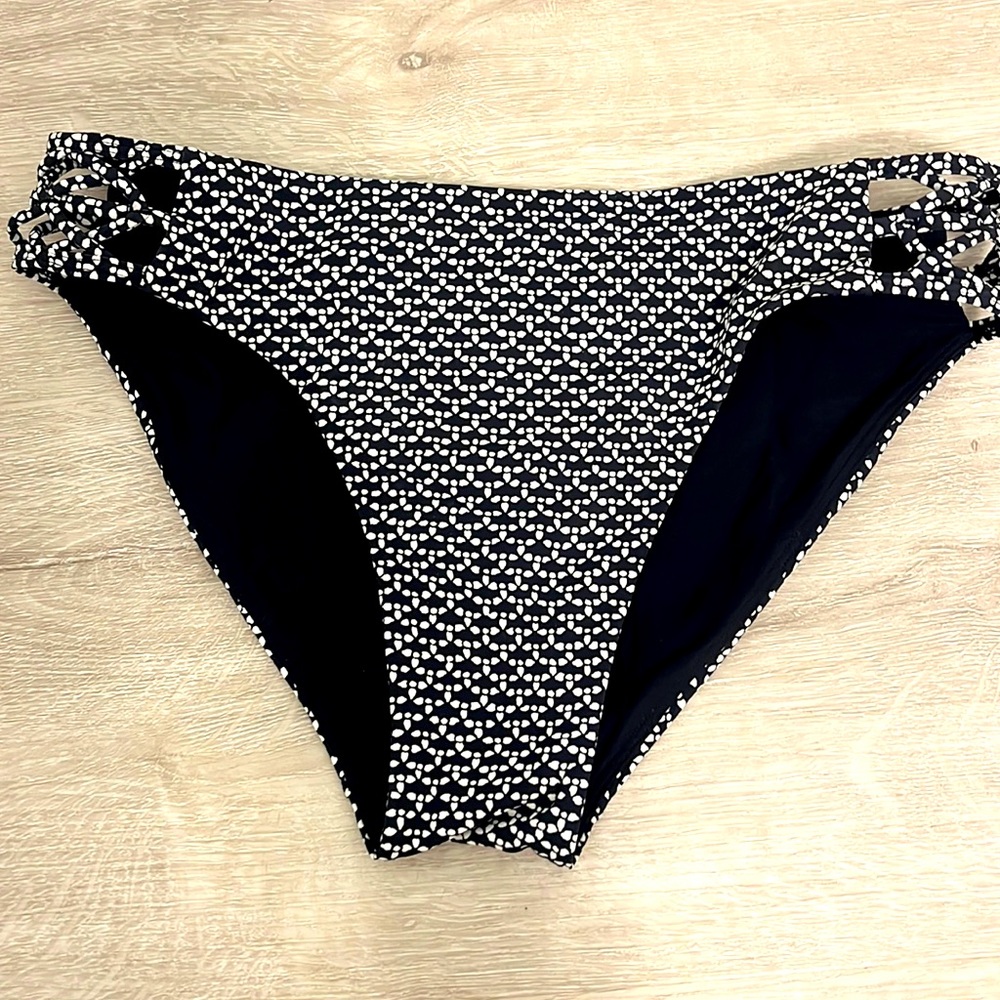 Lululemon swimsuit bottoms